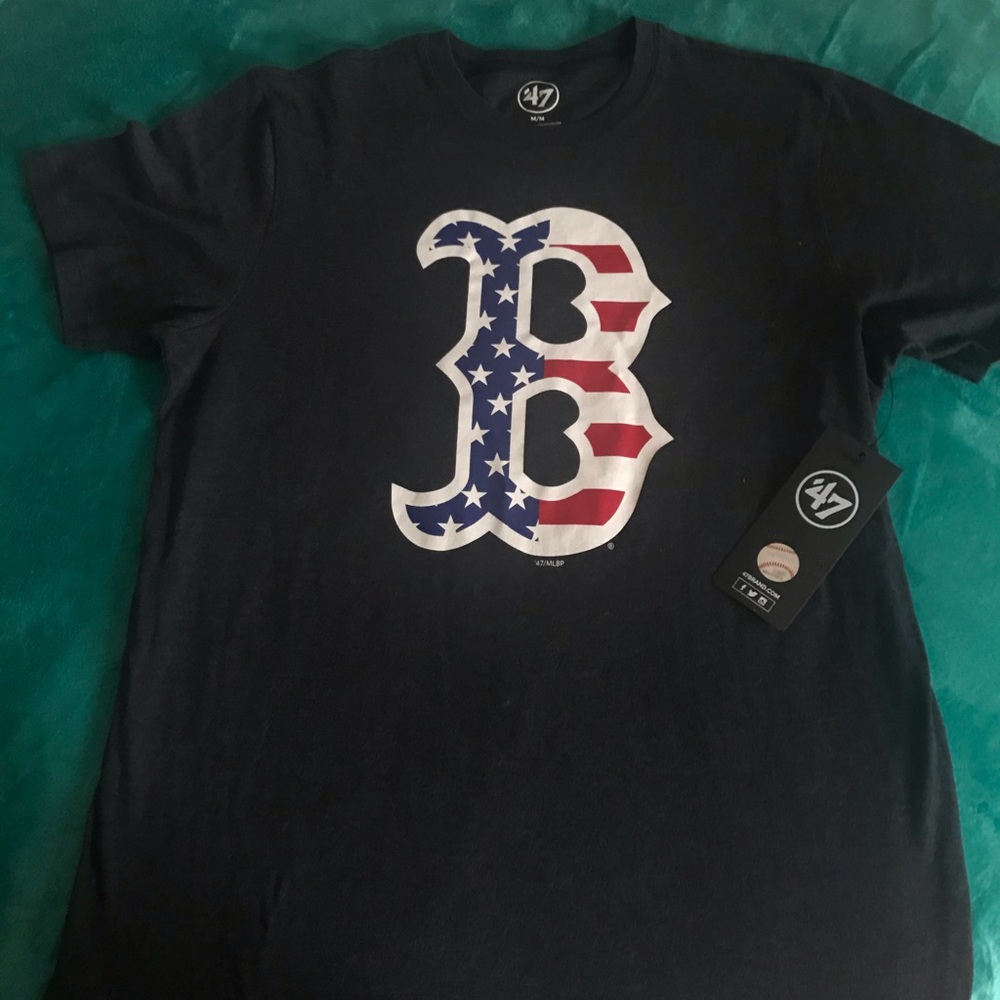 New w tags super soft Red Sox tee